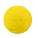 Silicone dog frisbee dog beach play lifestyle shot